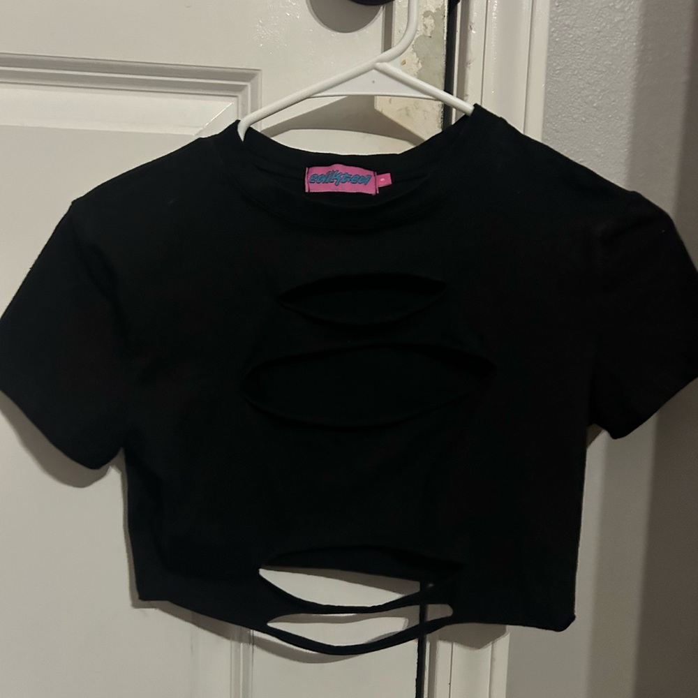 KARINA CUT-OUT CROP T-SHIRT